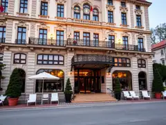 Karlovy Vary Spa Town Private Day Trip from Prague — photo 7
